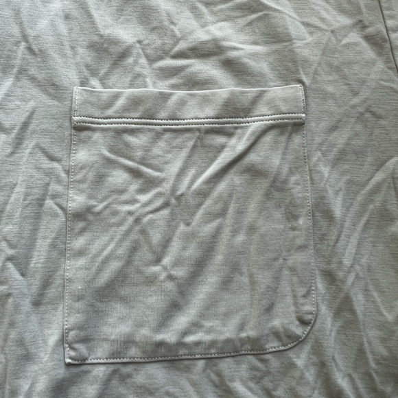 Lululemon tshirt - Picture 4 of 4